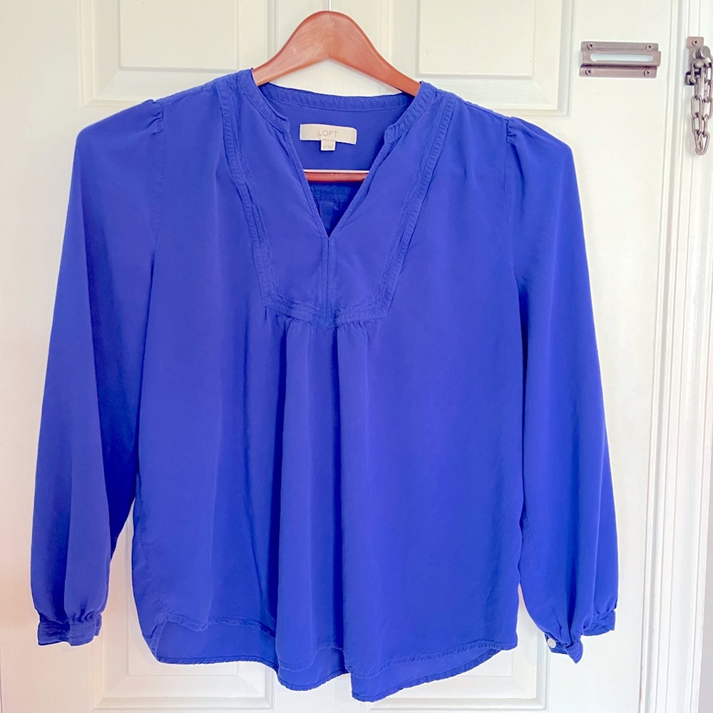 LOFT XL Long sleeve, v neck, blue blouse